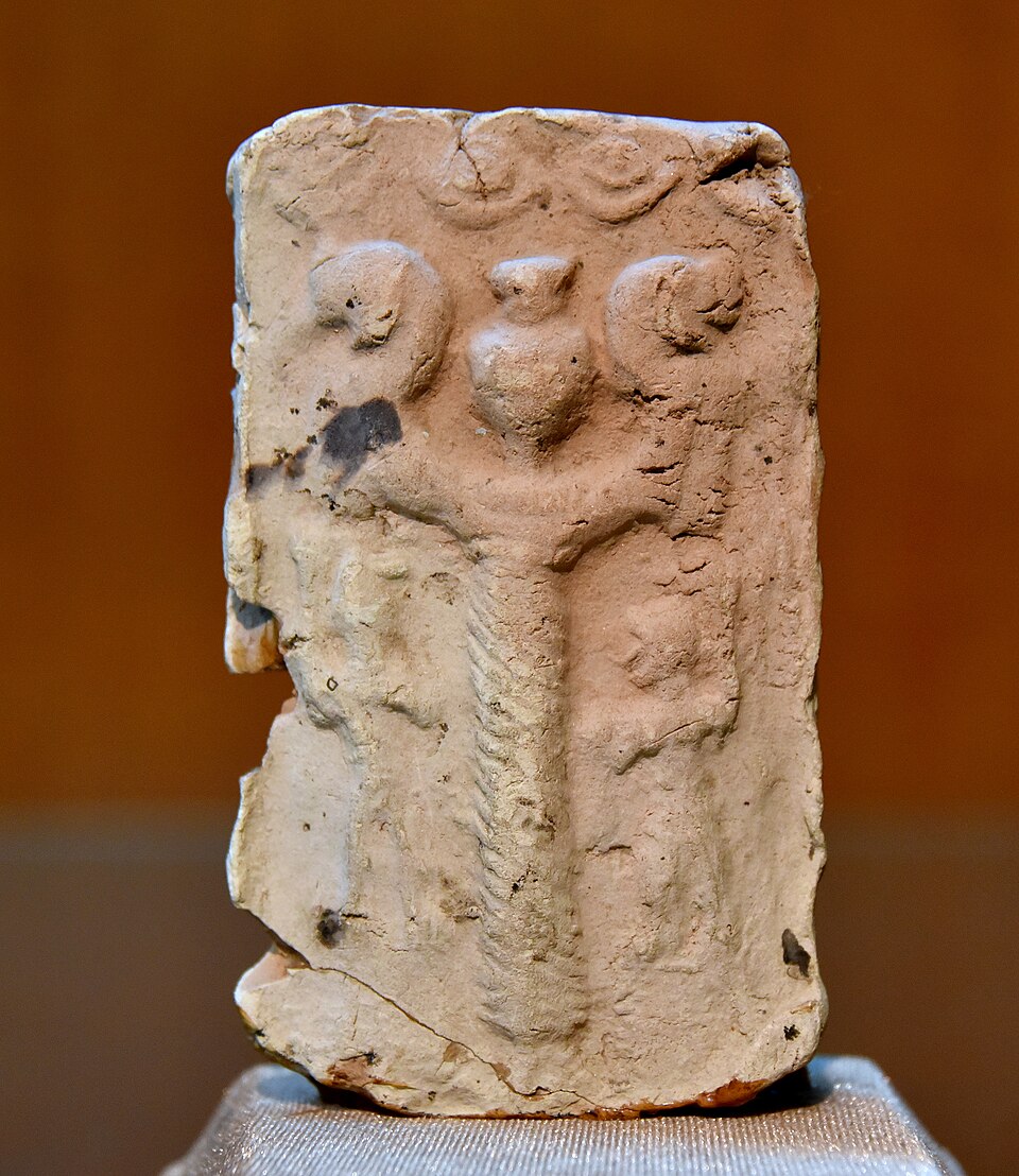 Old Babylonian fired clay plaque from Nippur, titled on Wikimedia Commons as showing the symbol ofNergal